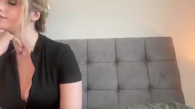 LustfulLuna  online show from March 7, 12:46 pm