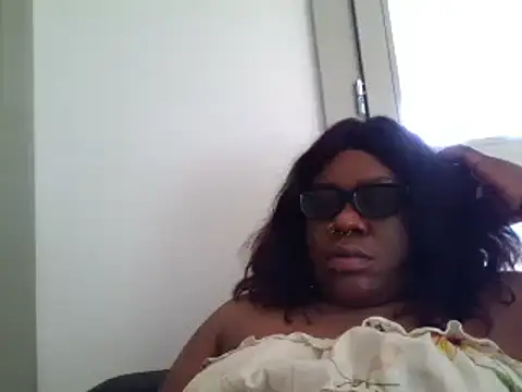 Snapshot of bonbonaumiel chatting on January 3, 1:47 pm bonbonaumiel online show from January 3, 1:47 pm