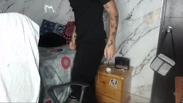 Dereck Dickson online show from April 5, 5:04 am