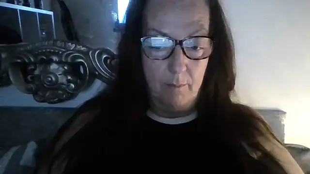 Snapshot of Tillieuk chatting on May 31, 8:21 pm Tillieuk online show from May 31, 8:21 pm