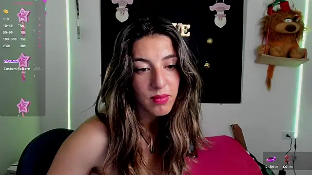 Snapshot of queen-natty chatting on December 6, 6:48 am queen-natty online show from December 6, 6:48 am