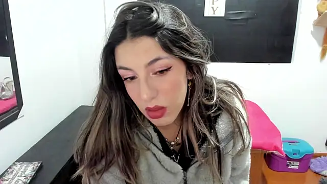 Snapshot of queen-natty chatting on January 31, 3:20 am queen-natty online show from January 31, 3:20 am