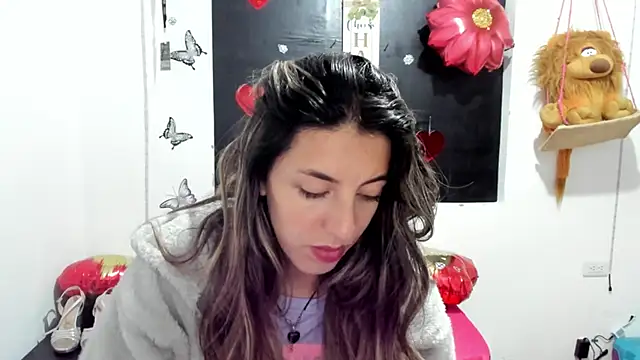 Snapshot of queen-natty chatting on March 1, 3:21 am queen-natty online show from March 1, 3:21 am