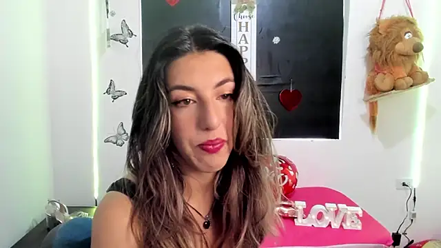 Snapshot of queen-natty chatting on March 7, 1:29 pm queen-natty online show from March 7, 1:29 pm