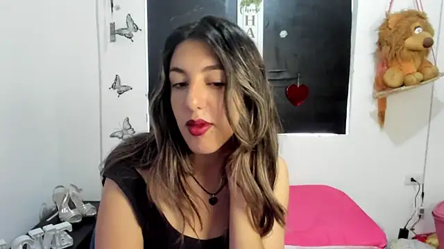 Snapshot of queen-natty chatting on March 10, 1:32 pm queen-natty online show from March 10, 1:32 pm