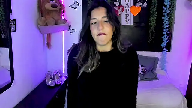 Snapshot of queen-natty chatting on February 13, 2:29 am queen-natty online show from February 13, 2:29 am