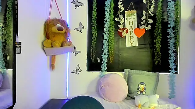 Snapshot of queen-natty chatting on February 16, 2:35 pm queen-natty online show from February 16, 2:35 pm