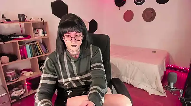 ShiiraVelkor online show from December 13, 12:28 pm