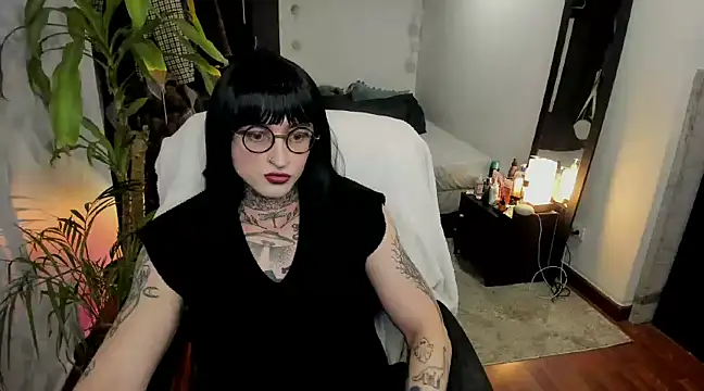 ShiiraVelkor online show from March 18, 10:26 pm