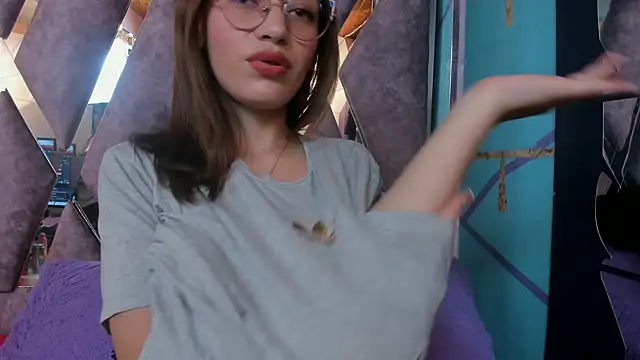 LARICSABLUE online show from February 8, 4:25 am