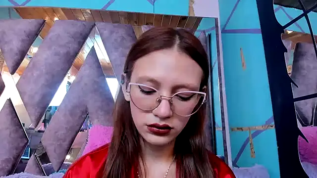 LARICSABLUE online show from March 8, 6:47 pm