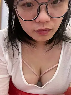 Snapshot of Bella0815 chatting on December 27, 2:04 am Bella0815 online show from December 27, 2:04 am