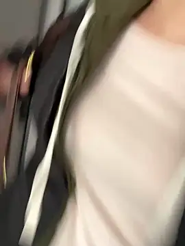 Snapshot of Bella0815 chatting on January 19, 3:39 am Bella0815 online show from January 19, 3:39 am