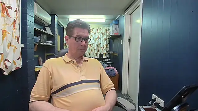 tilobinder online show from October 26, 2:01 pm