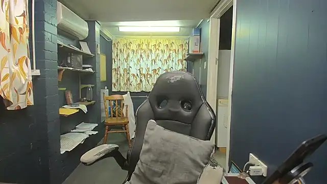 tilobinder online show from March 6, 2:57 pm