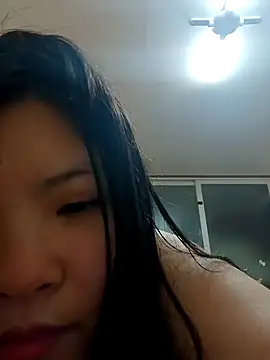 Snapshot of hello098712 chatting on February 9, 5:22 pm hello098712 online show from February 9, 5:22 pm