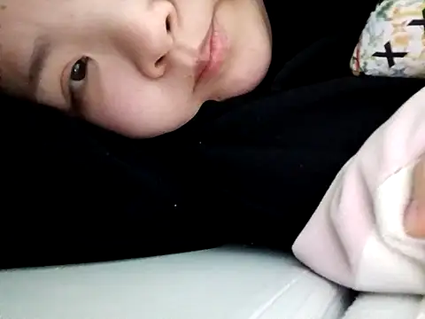 hello098712 online show from February 15, 12:14 pm