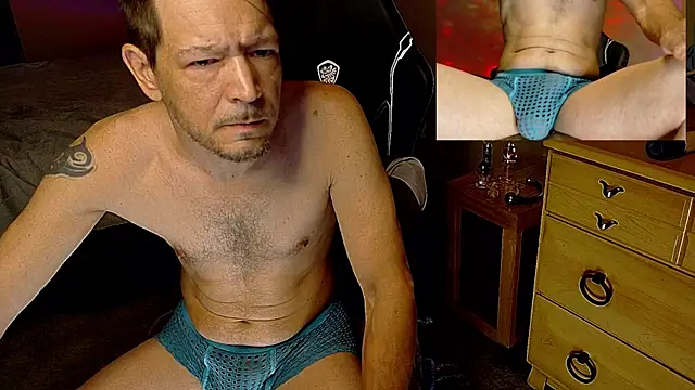 MasterForgedRayy online show from April 14, 7:20 pm