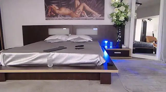 Snapshot of Halie_May chatting on December 22, 3:11 pm Halie May online show from December 22, 3:11 pm