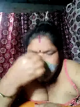 Snapshot of Hot_Falguni chatting on February 7, 3:52 pm Hot Falguni online show from February 7, 3:52 pm