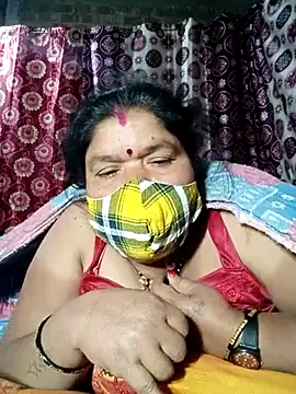 Snapshot of Hot_Falguni chatting on February 8, 1:22 am Hot Falguni online show from February 8, 1:22 am