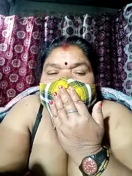 Snapshot of Hot_Falguni chatting on February 18, 1:21 am Hot Falguni online show from February 18, 1:21 am