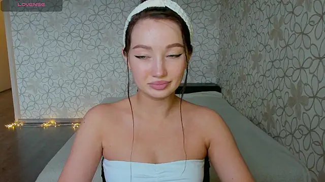 Snapshot of Lissa_Cristal chatting on May 17, 11:17 am Lissa Cristal online show from May 17, 11:17 am