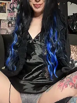 Snapshot of MissMidnightUK chatting on February 8, 1:09 am MissMidnightUK online show from February 8, 1:09 am