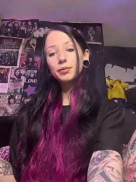 Snapshot of MissMidnightUK chatting on February 26, 11:59 pm MissMidnightUK online show from February 26, 11:59 pm