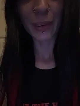 Snapshot of MissMidnightUK chatting on May 15, 11:34 pm MissMidnightUK online show from May 15, 11:34 pm