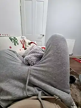 Snapshot of realityyshowww chatting on December 1, 10:32 pm realityyshowww online show from December 1, 10:32 pm