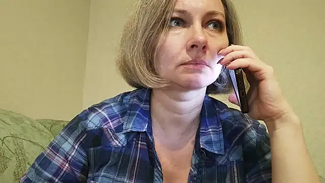 Snapshot of EdithManning chatting on January 20, 8:41 am EdithManning online show from January 20, 8:41 am