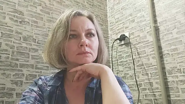 Snapshot of EdithManning chatting on January 20, 1:42 pm EdithManning online show from January 20, 1:42 pm