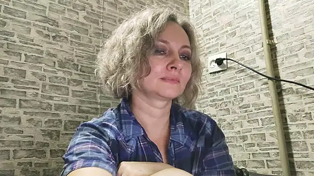 Snapshot of EdithManning chatting on January 25, 2:47 pm EdithManning online show from January 25, 2:47 pm