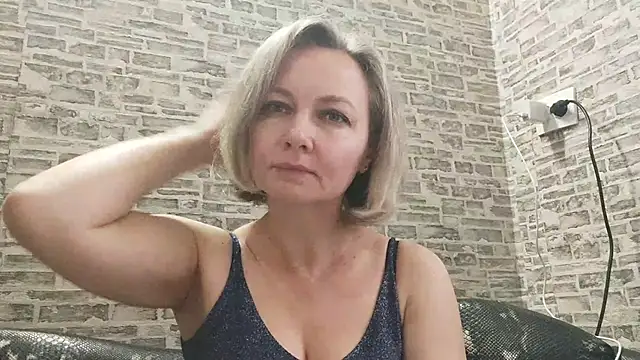 Snapshot of EdithManning chatting on January 30, 7:39 am EdithManning online show from January 30, 7:39 am