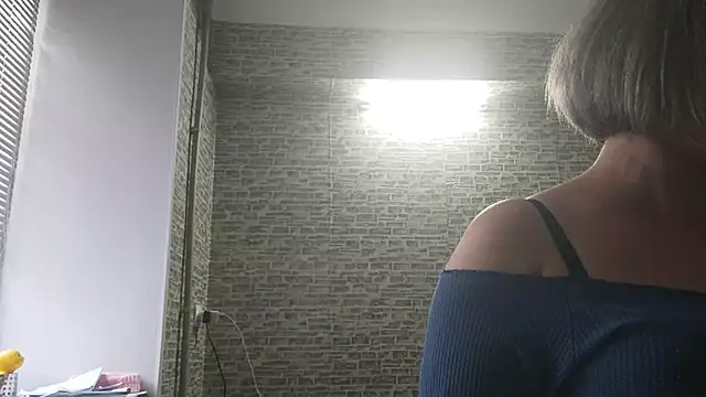 Snapshot of EdithManning chatting on February 6, 12:48 pm EdithManning online show from February 6, 12:48 pm