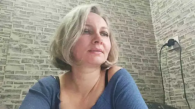 Snapshot of EdithManning chatting on February 7, 8:44 am EdithManning online show from February 7, 8:44 am