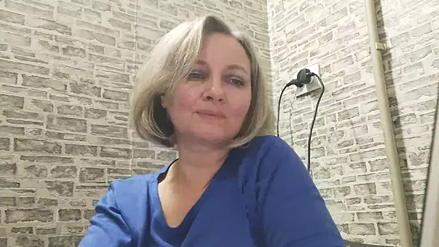 Snapshot of EdithManning chatting on February 11, 6:33 pm EdithManning online show from February 11, 6:33 pm