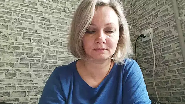 Snapshot of EdithManning chatting on March 6, 6:19 am EdithManning online show from March 6, 6:19 am