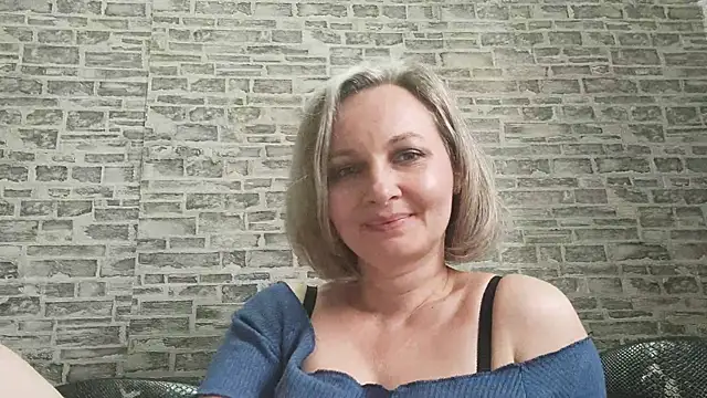 Snapshot of EdithManning chatting on March 10, 12:15 pm EdithManning online show from March 10, 12:15 pm