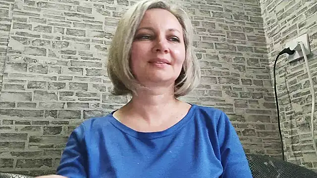 Snapshot of EdithManning chatting on March 11, 12:17 pm EdithManning online show from March 11, 12:17 pm