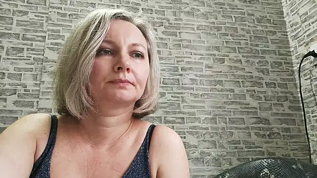 Snapshot of EdithManning chatting on March 13, 1:18 pm EdithManning online show from March 13, 1:18 pm