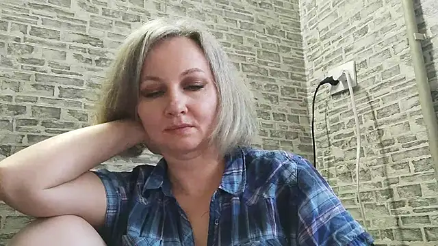 Snapshot of EdithManning chatting on March 19, 12:34 pm EdithManning online show from March 19, 12:34 pm