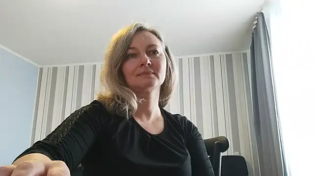 Snapshot of EdithManning chatting on January 13, 1:16 pm EdithManning online show from January 13, 1:16 pm