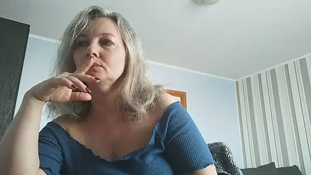 EdithManning online show from February 9, 6:39 am