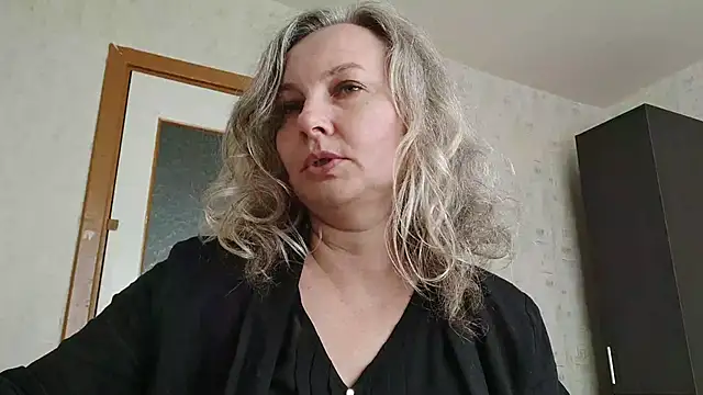 Snapshot of EdithManning chatting on May 11, 2:45 pm EdithManning online show from May 11, 2:45 pm