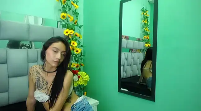 Snapshot of Miaa_Thopmson chatting on March 1, 9:29 am Miaa Thopmson online show from March 1, 9:29 am