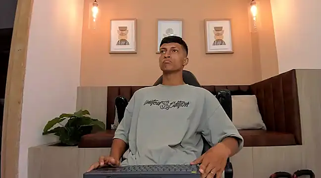 wolf james123 online show from February 3, 1:51 pm