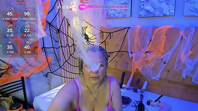 miisevvie  online show from October 31, 4:13 am