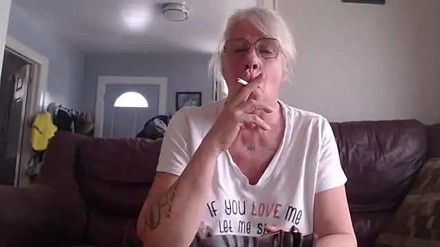 Snapshot of canadiancougar1965 chatting on January 23, 8:45 pm canadiancougar1965 online show from January 23, 8:45 pm